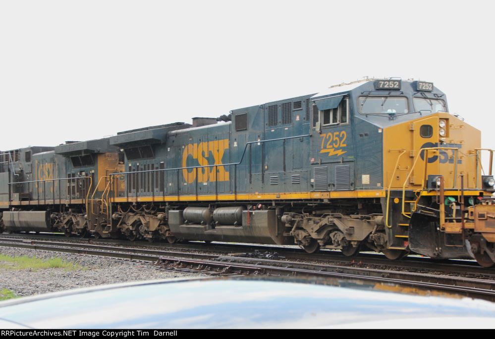 CSX 7252 on I169